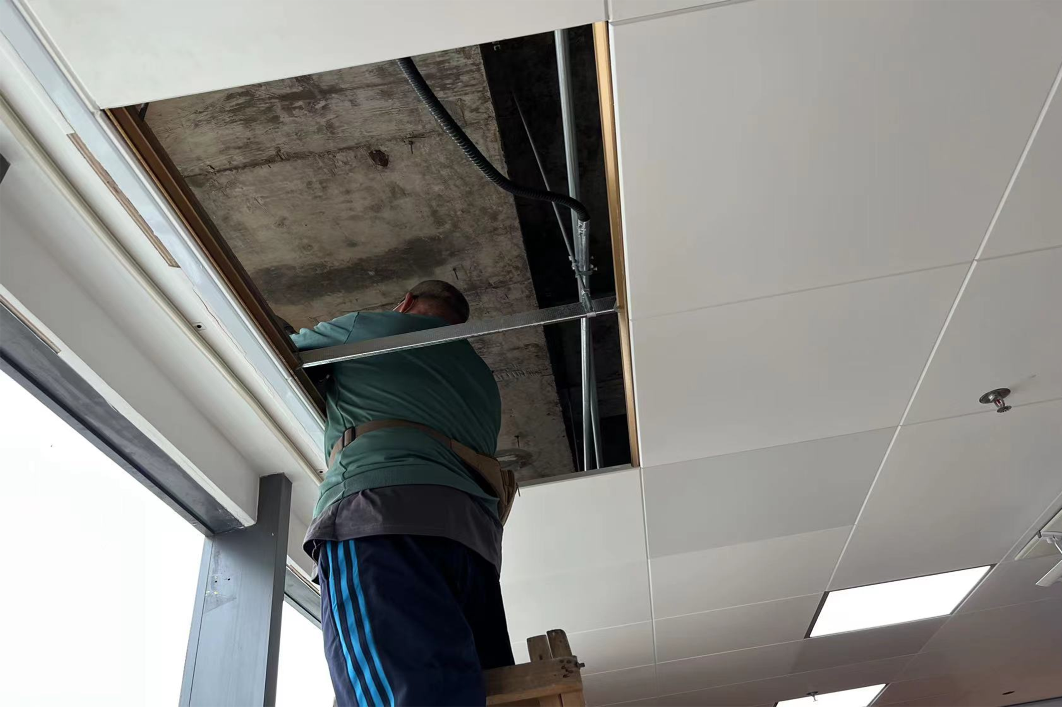 廣東省檢驗檢測認證集團質檢樓屋麵 維修防水工程